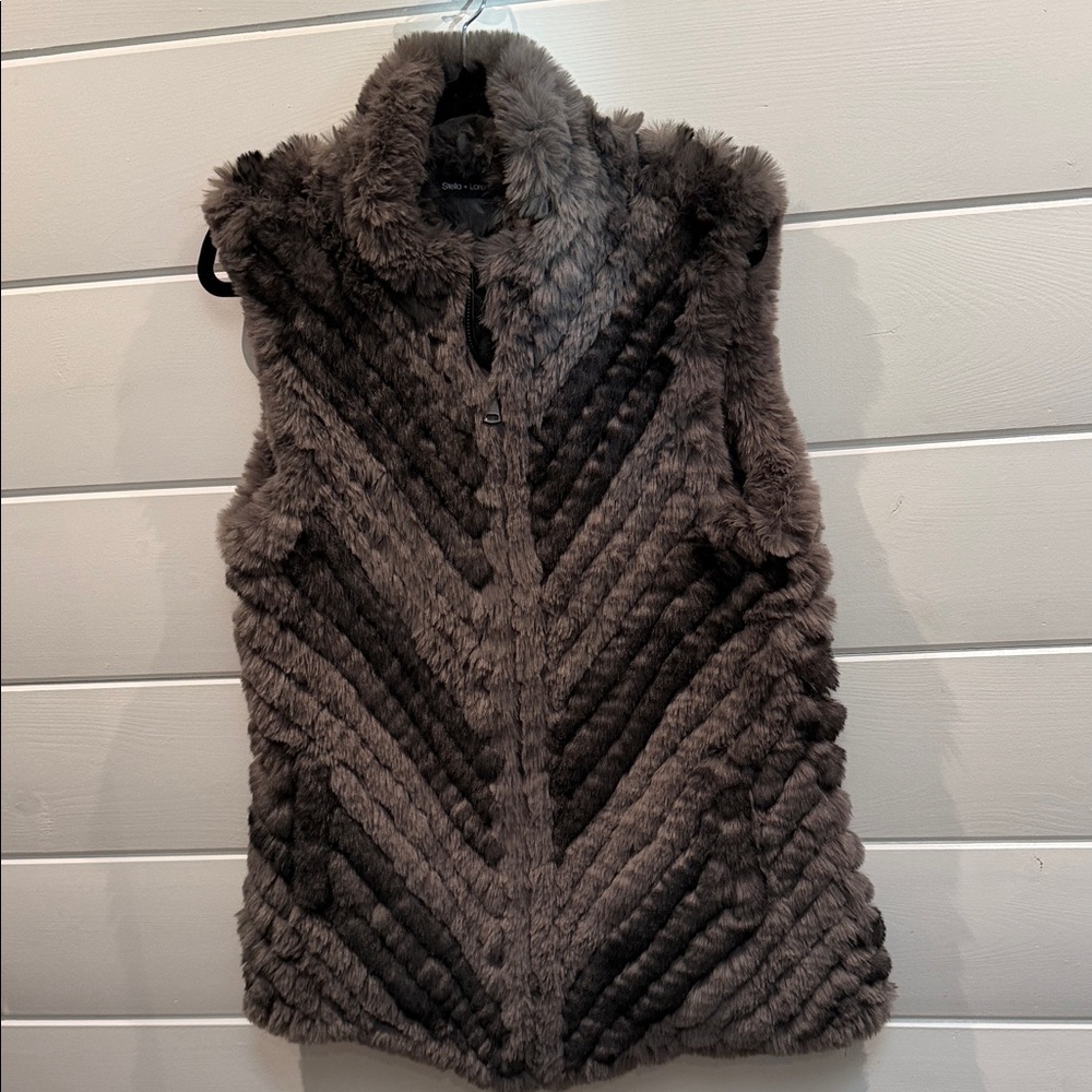 Stella + Lorenzo  Faux Fur Vest | Chevron Pattern‎ | Gray | Size L
